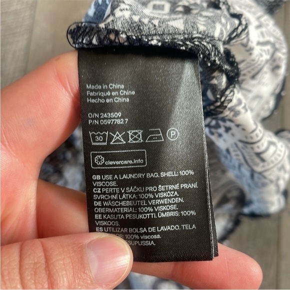 H&M Size 6 Black and White Aztec Print Tunic Dress. - Picture 5 of 6